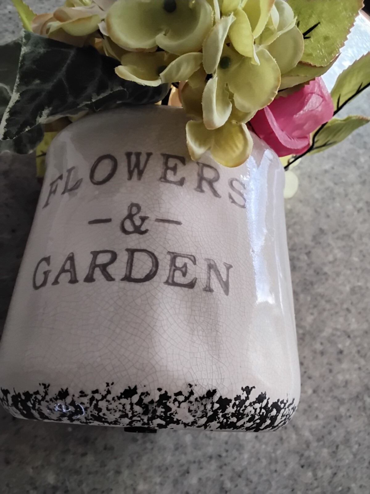 Artificial Roses and Hydrangeas in White Ceramic Pot Floral Centrepiece/Accent