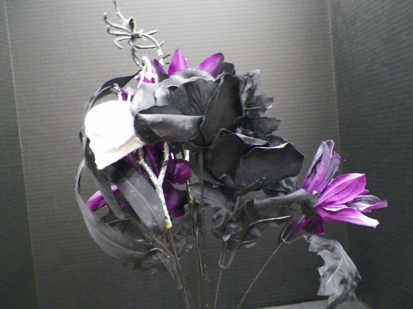 Mainstays Artificial Floral Black Purple Skull Spiders Dahlia Rose Halloween