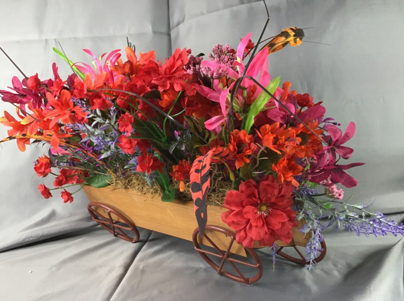 Wooden Folk Art Wagon Country Farm House Wall or Door Decor Flower Arrangement