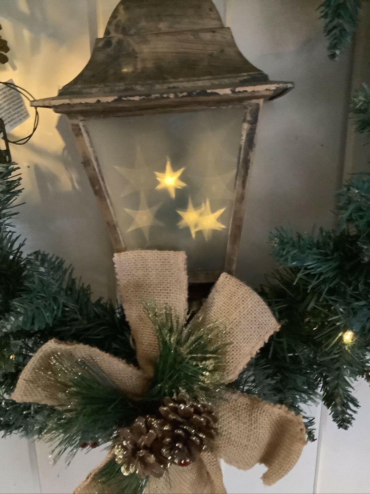 VTG 26″ ” Artificial Pine Wreath w Battery Lighted Lantern Burlap Christmas