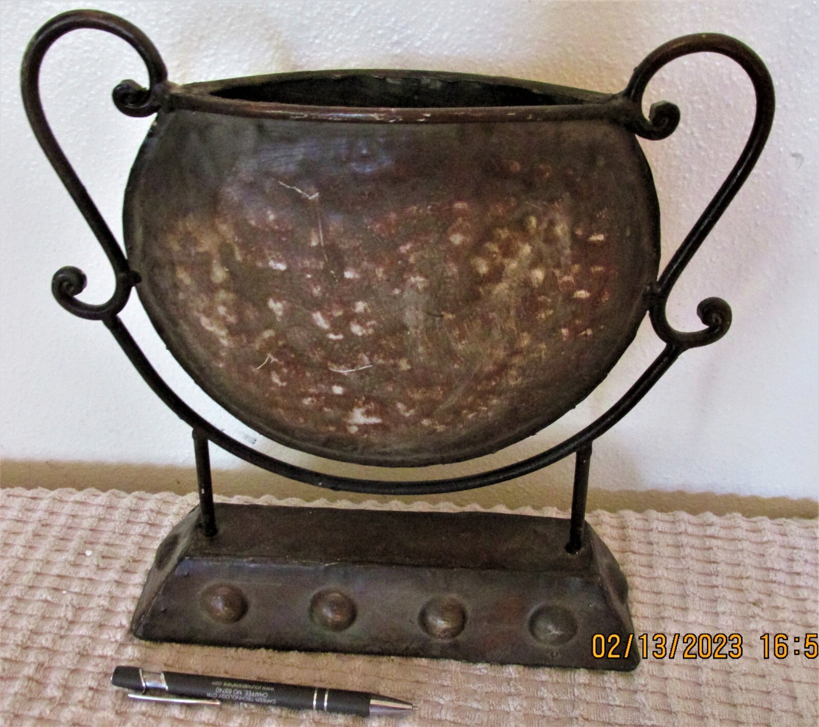 Metal Table Top Decor for Floral Arrangement