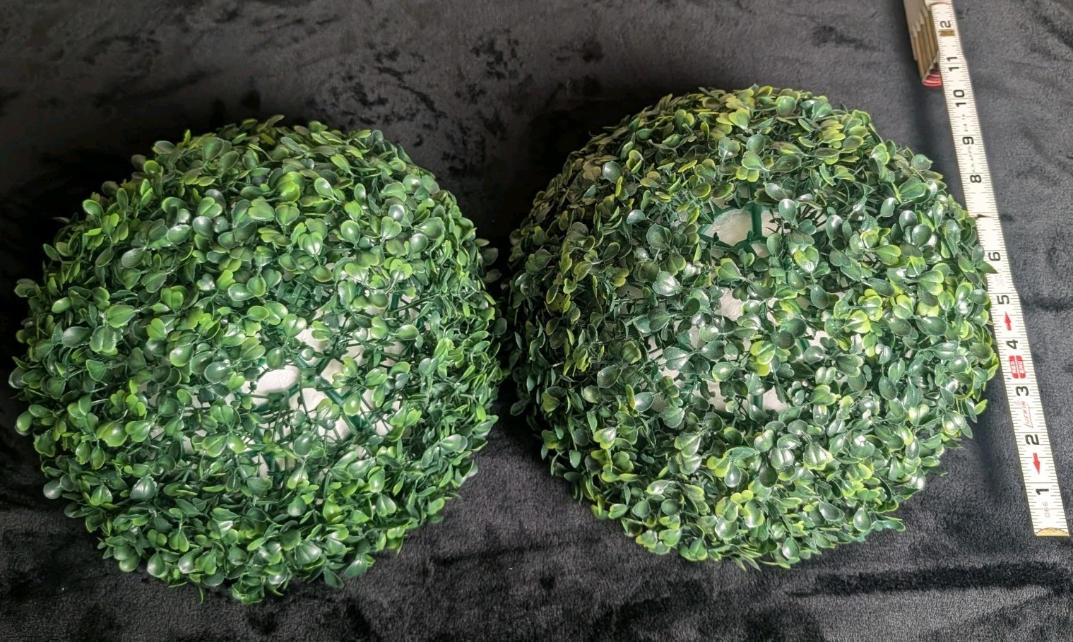 Artificial Topiary Boxwood Ball 2- Piece, 1 Ball, 10-inch Diameter Greenery