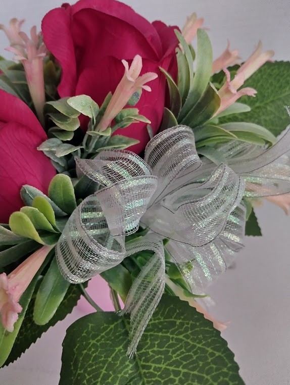 Cute little gift of FUCHSIA roses