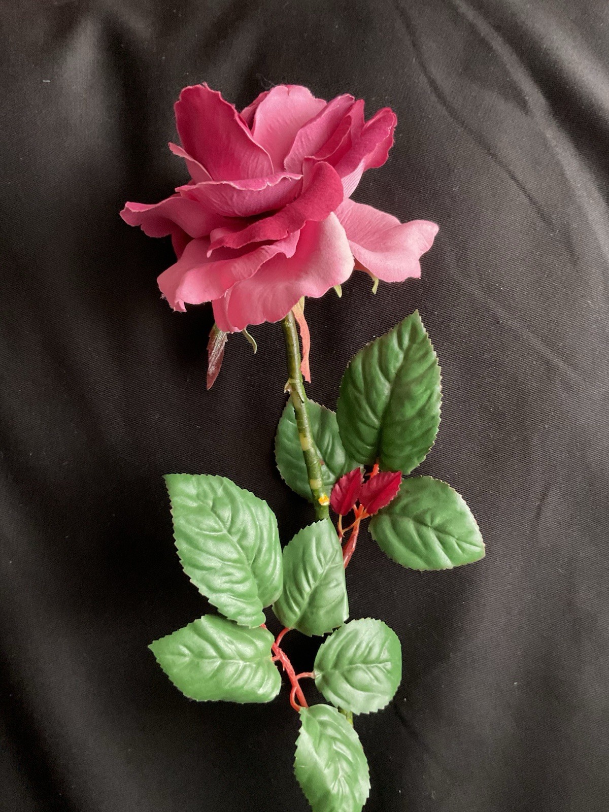 Artificial Rose Flowers Blossom Dark Pink Real Touch Silk Faux Rose Thorns – 10