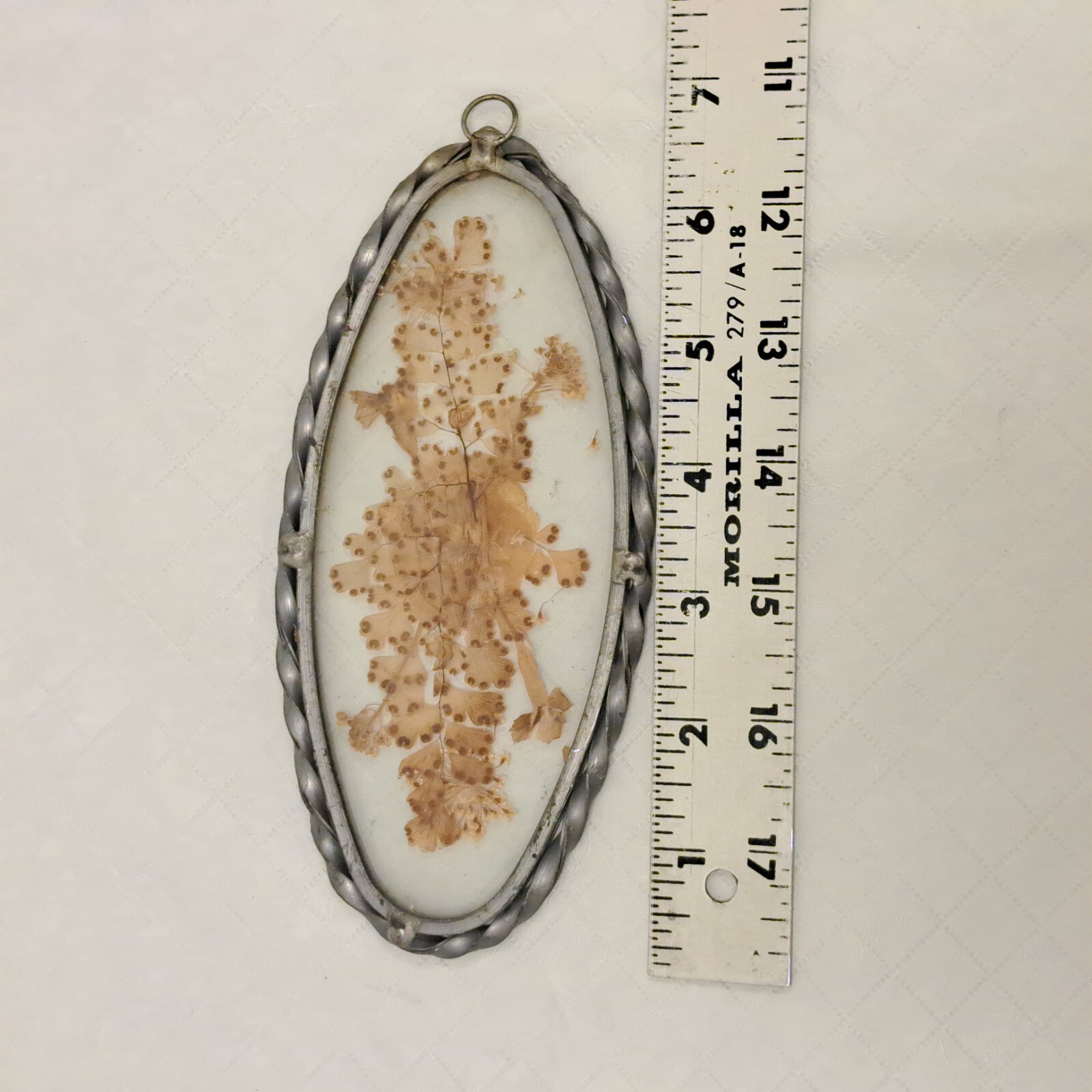 Vintage Lasting Impressions Real Pressed Flowers in Glass w/Oval Metal Frame 