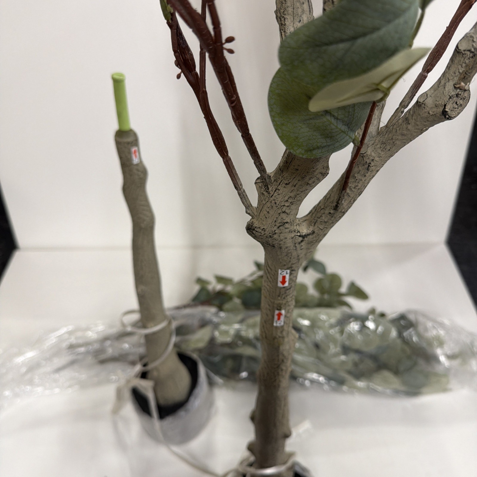 2 Pack 5 Ft Artificial Eucalyptus Trees. Read!