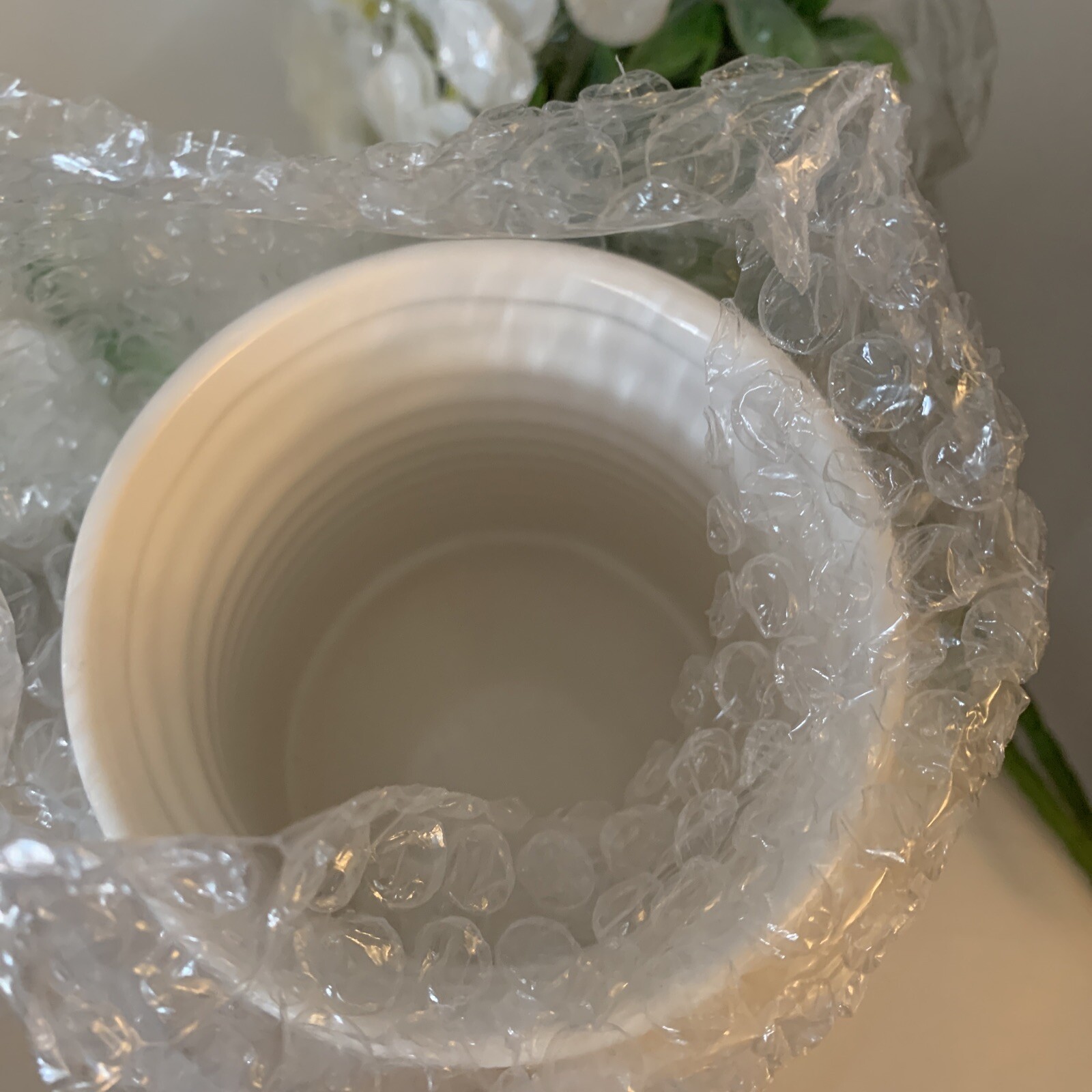 LADADA Artificial FlowersIn Vase Fake Roses Floral Arrangement Bouquets of White