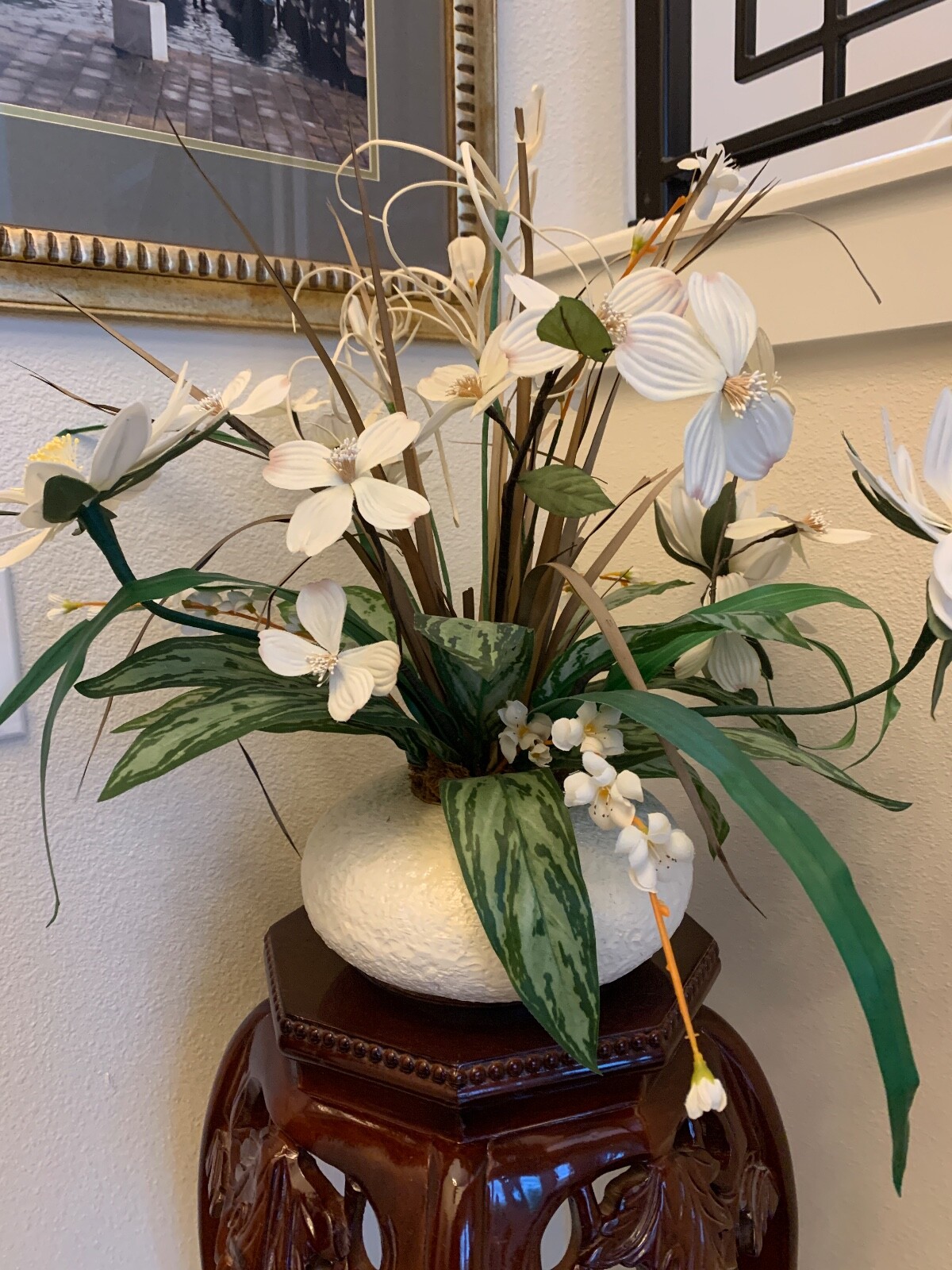 Floral Arrangement Epiphyllum Dogwood Silk flowers Tabl Centerpiece Ceramic Vase