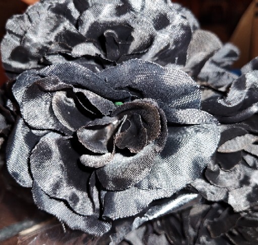 4 Open Black Roses Bouquets Silk Flowers 7 Buds 12 Inches Goth Halloween 👻 🎃