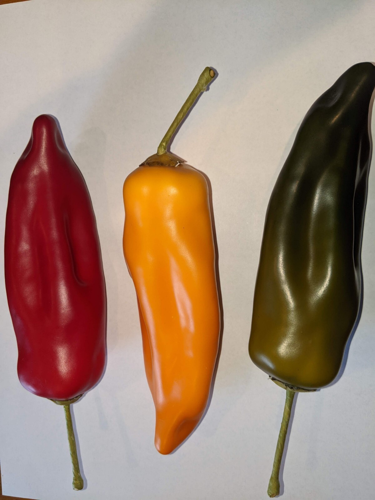 3 Chili Peppers Red Yellow Green Plastic SW Kitchen Decor Clean Nice Mint