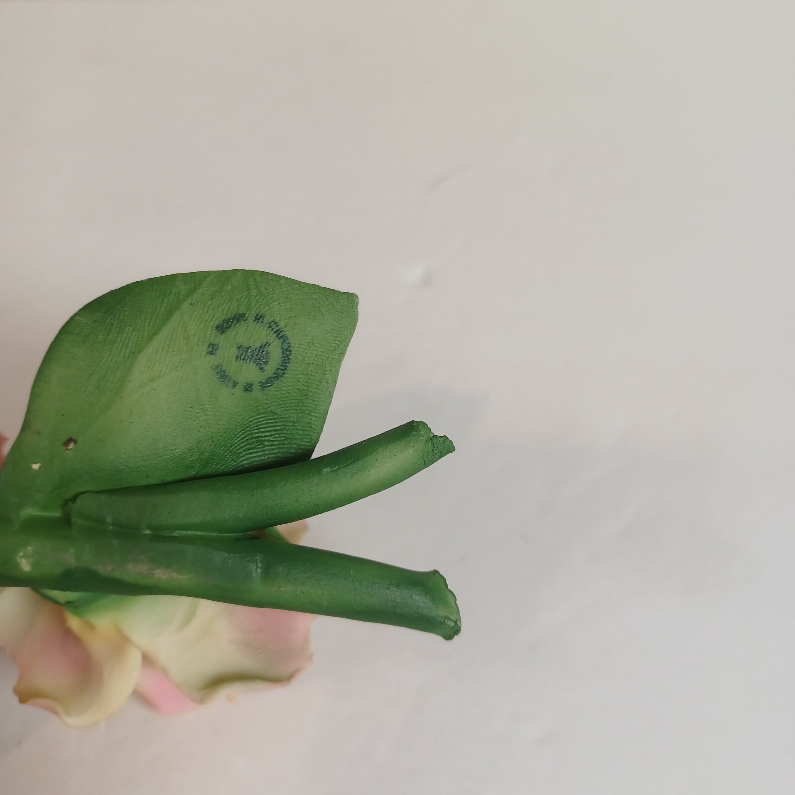 VINTAGE CAPODIMONTE PORCELAIN DOUBLE PINK ROSES BY NAPOLEON OF ITALY *READ*