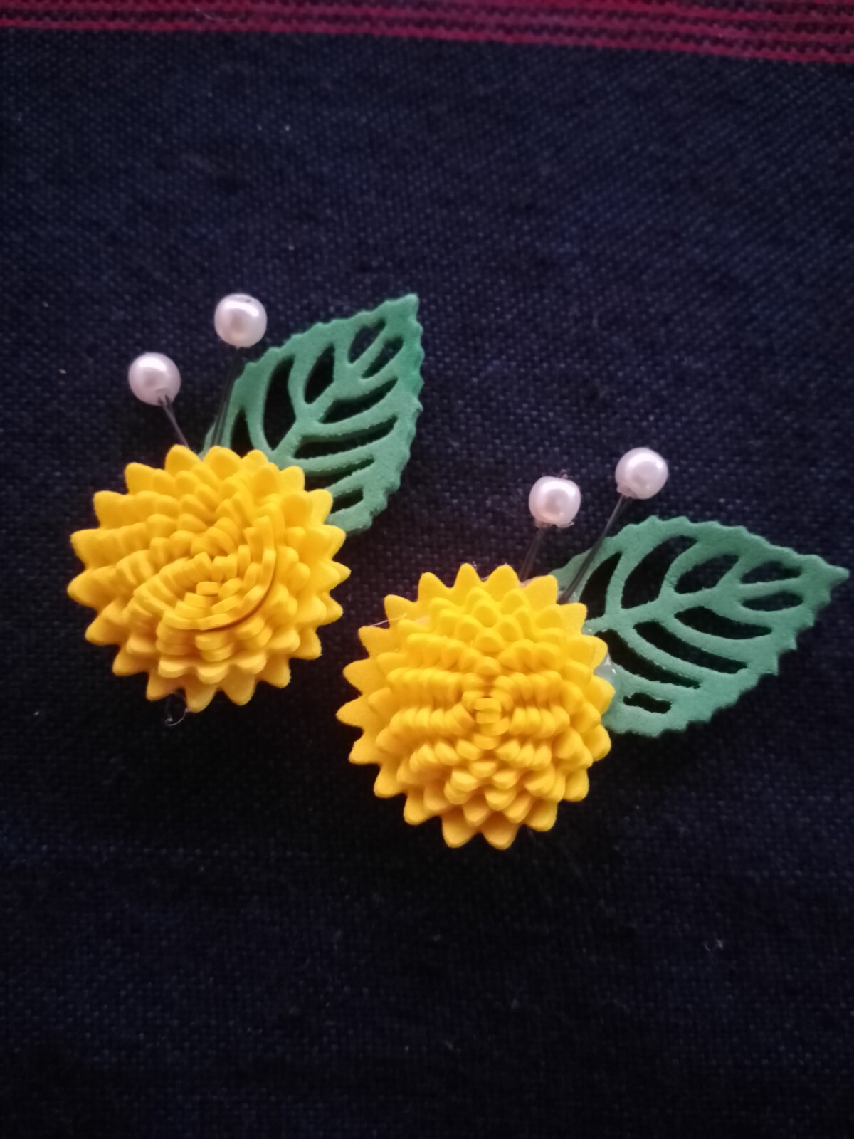 4.5cm artificial WITH LEAVE YELLOW COLOR FLOWERS 10pcs to 100pcs foam flower new