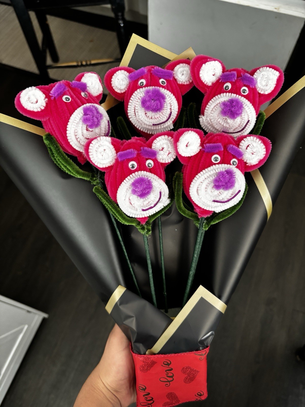 Artificial Bear Flower Bouquet Arrangement – Pink, White & Green Floral Décor