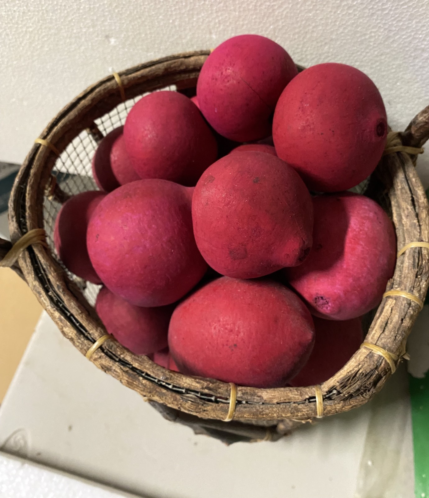 Pods -Dough Bowl Vase Filler Bengal Quince-Wood Apple Potpourri 5 Red Dyed Fruit