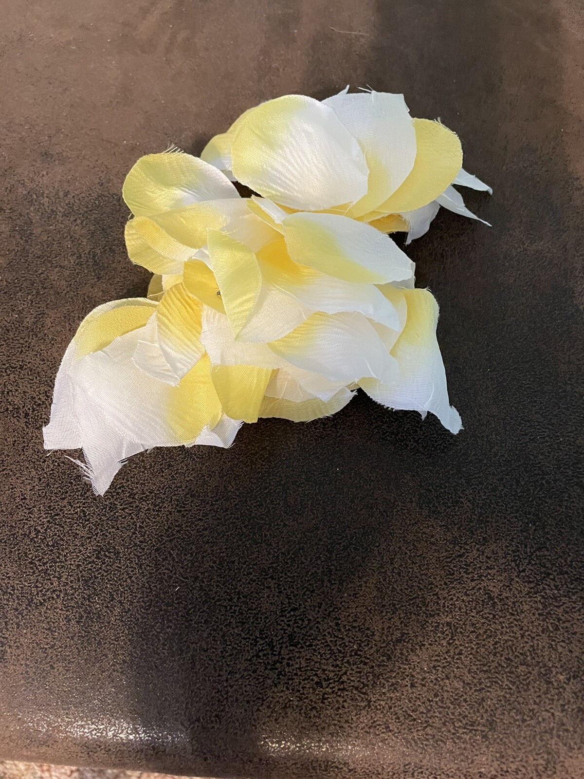 Silk Flower Petals for Wedding/Party/Nursery, Yellow & White