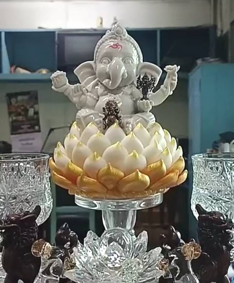Lotus Flower Air Dry Clay Artificial Gold White Buddha Stand Pedestal Offering