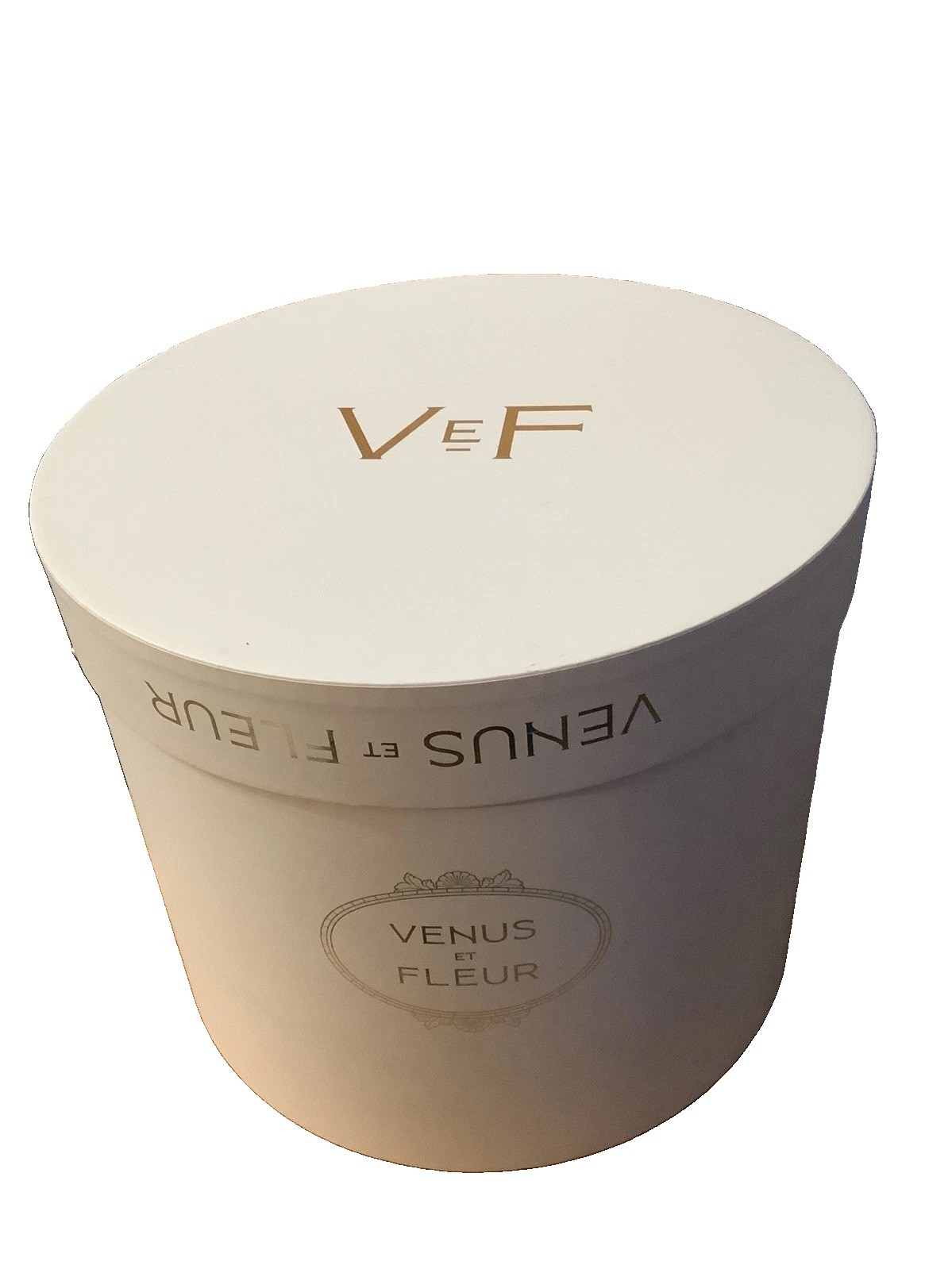 Venus Et Fleur Large Round White Box 46 Red Eternity Preserved Roses Luxury