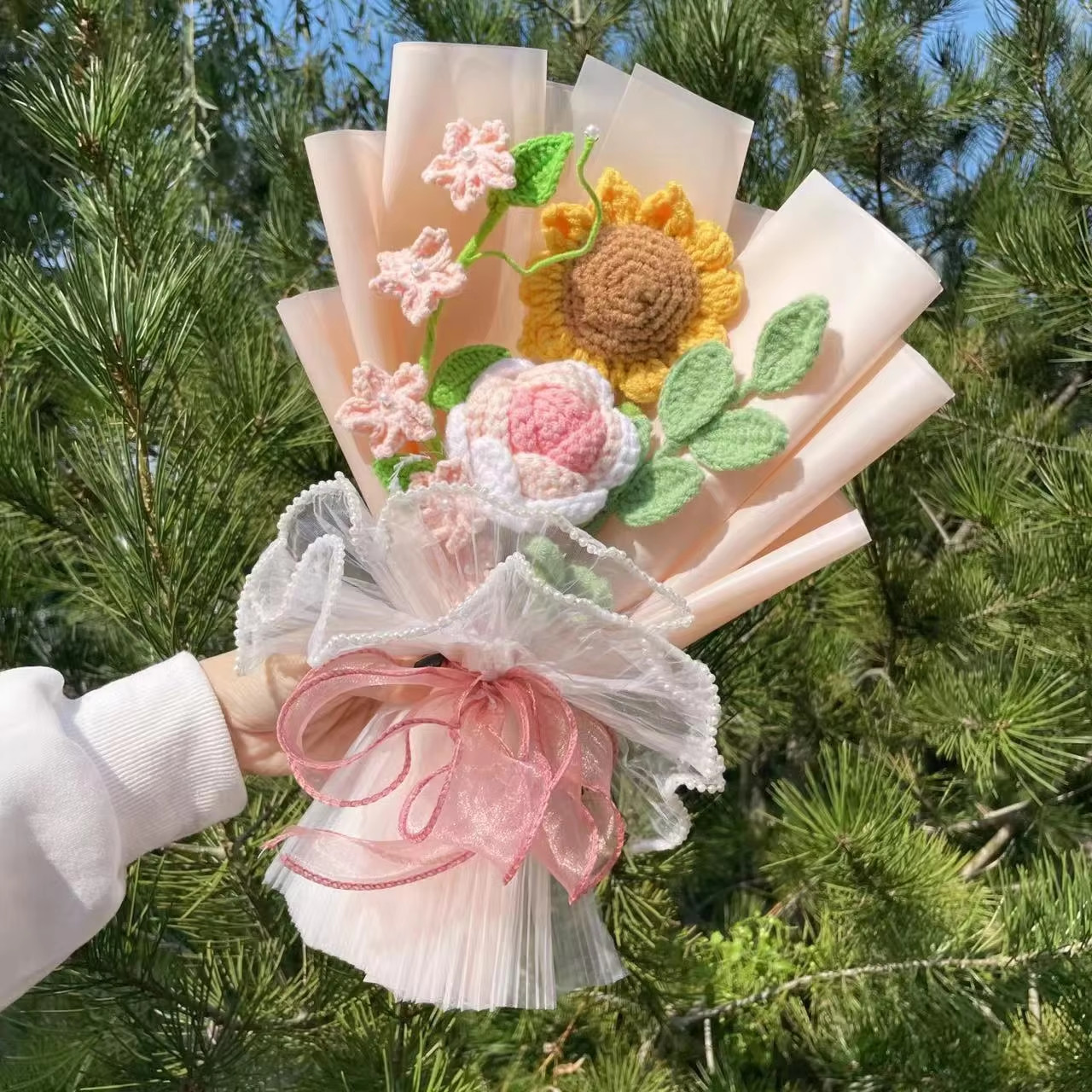Knitted Sunflower Crochet Bouquet – Handmade Flowers for Gifts: Valentine, Mothe