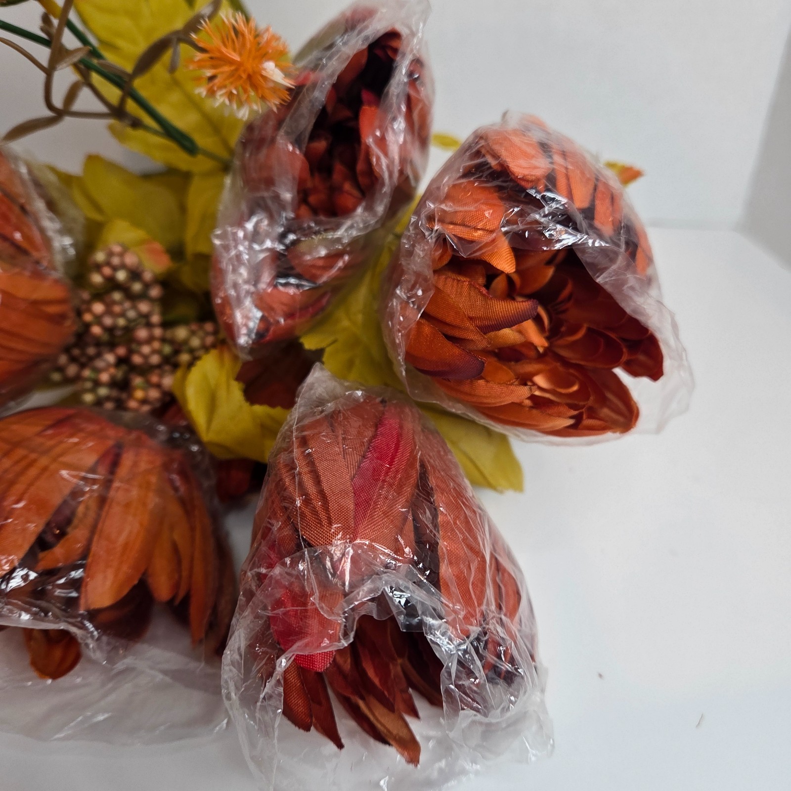 2 pcs of European-style faux silk flowers for home decor