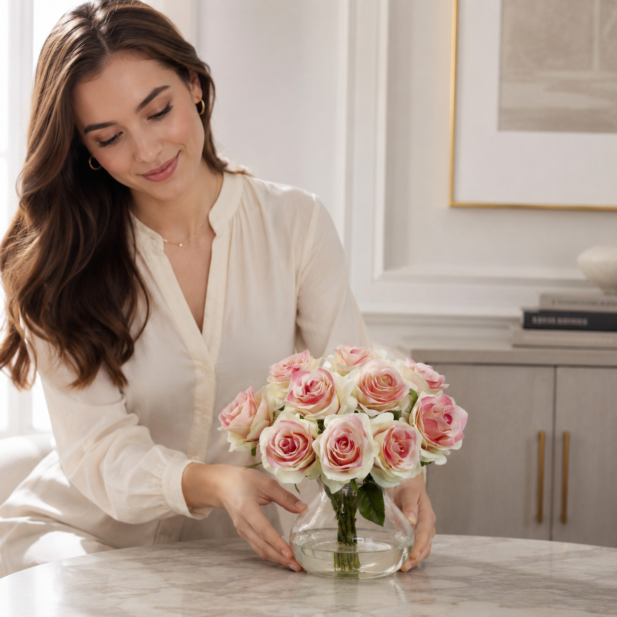 Rose Arrangement w/Vase Light Pink