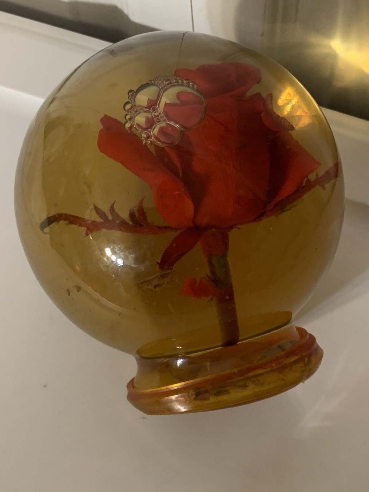 Vtg Forever Red ROSE In Glass Ball Water Dome Globe Large Real Rose 6×6 in.