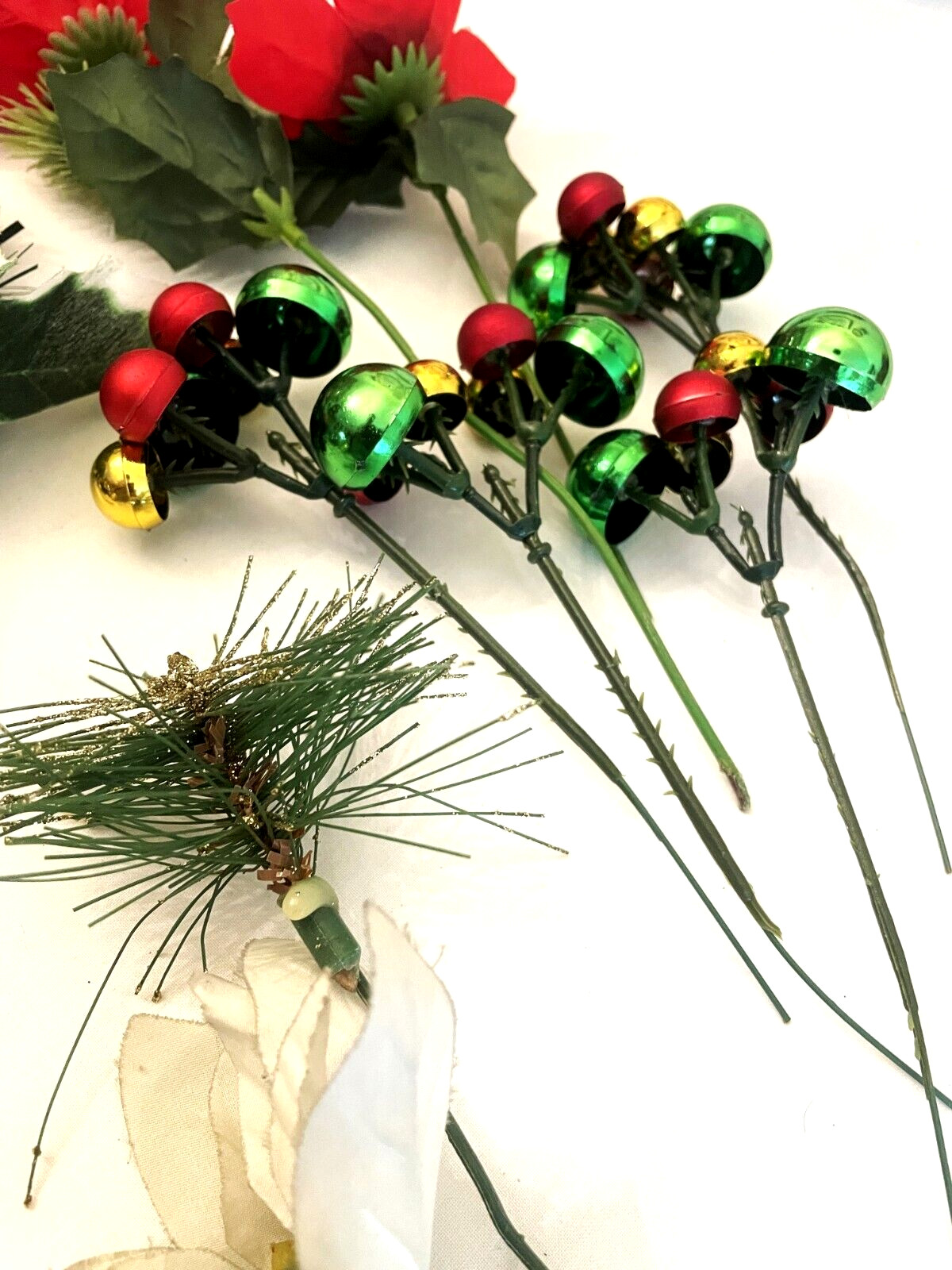 13 Flower Picks Assorted Sizes – Gift boxes, Pine Cones, Poinsettia, Vintage