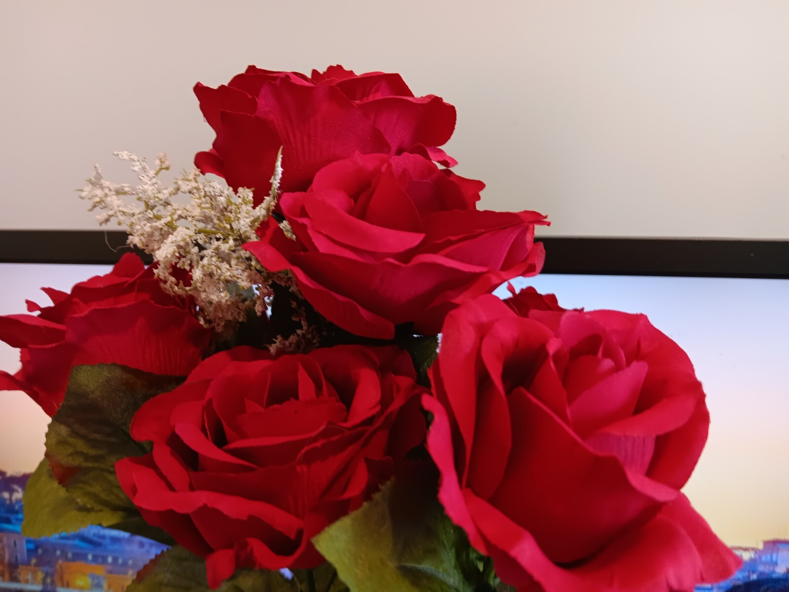 BOUQUET OF ARTIFICIAL RED ROSES FLOWER 17″ TALL GREEN STEM, CHRISTMAS/VALENTINES
