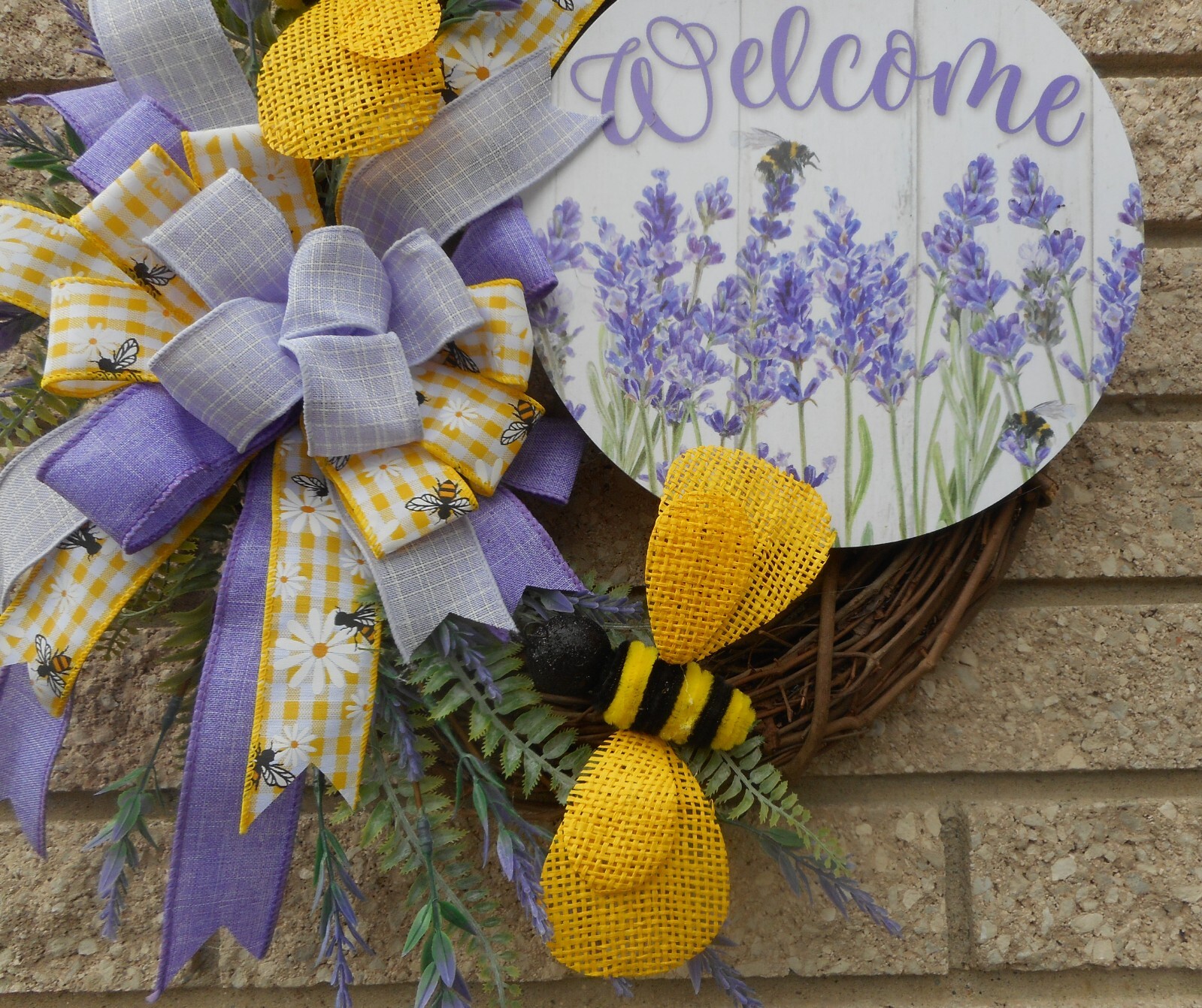 18″ Welcome Purple Yellow Bee Lavender Floral Grapevine Wreath