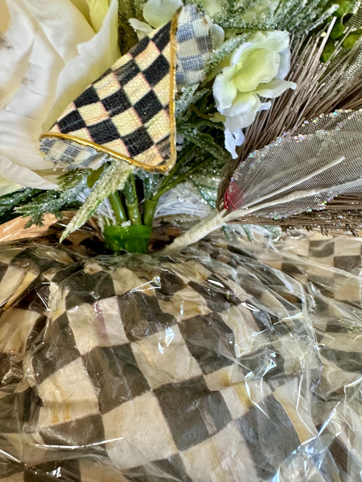 Lrg Winter White MacKenzie Childs Rose Bouquet Courtly Checks Cello Wrap w/ Tag