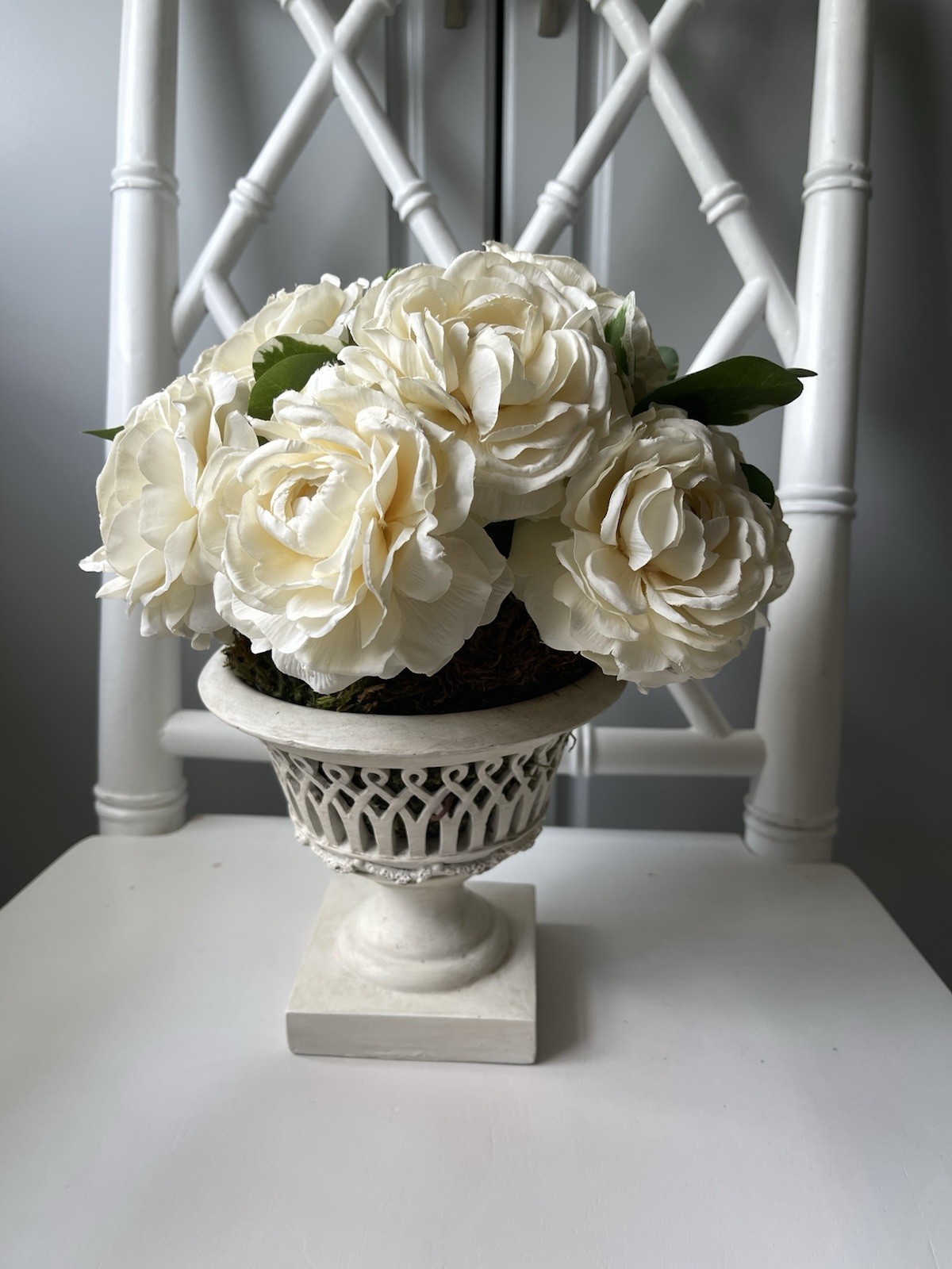 NDI Floral Arrangement White Cream Lattice Trellis Urn Pedestal Vase Used