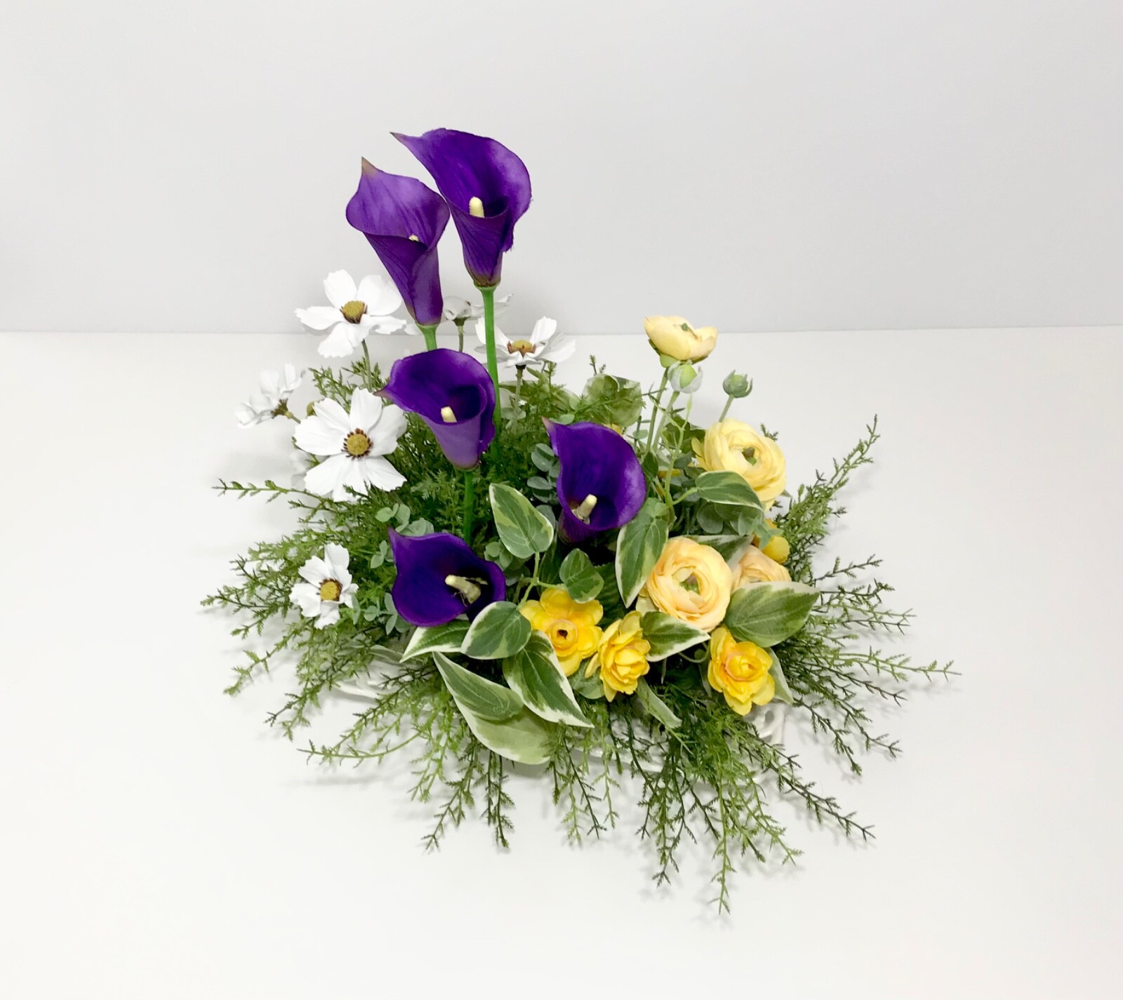 PURPLE CALLA LILIES WHITE YELLOW FLOWERS CENTERPIECE ARRANGEMENT DECORATION NEW