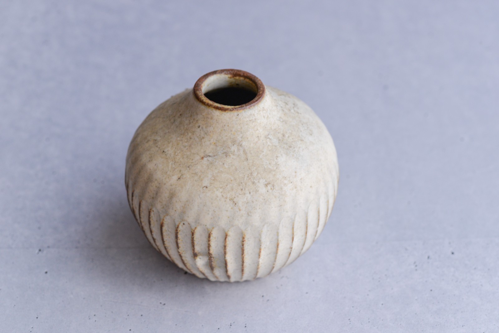 Mashiko Pottery White Shinogi Bud Vase | Japanese Ceramic Ikebana Vase