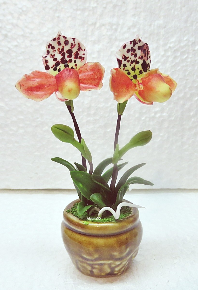 US stock 4″H Handcrafted White w/Spotted & Red Lip Lady Slipper Orchid in Pot