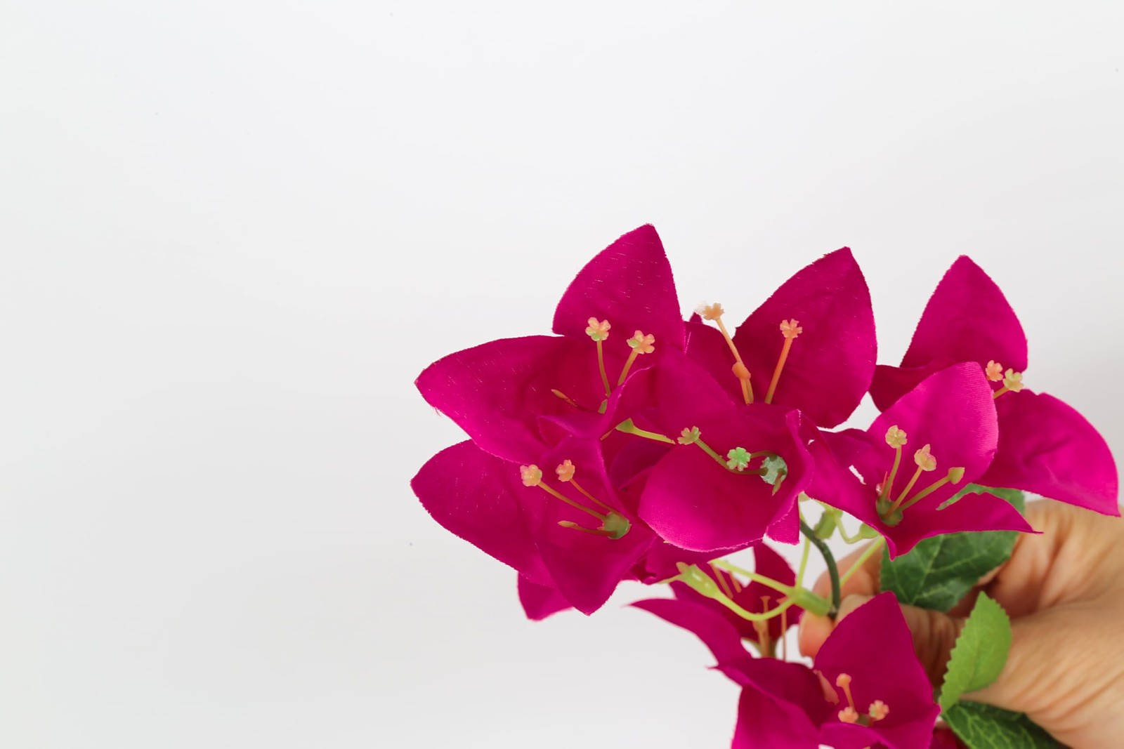 Artificial Hanging Flowers Bougainvillea, 2PCS UV Resistant Bougainvillea Sil…