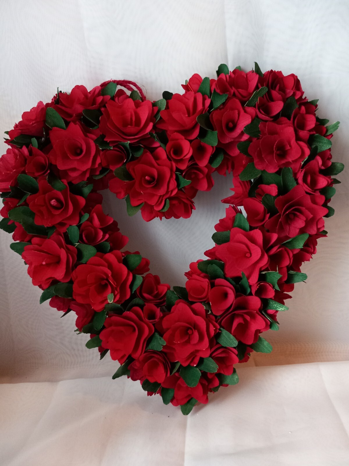 Lovely 14″×15″ Wooden Red Rose Floral Heart Shape Wall Hanging Wreath. #H