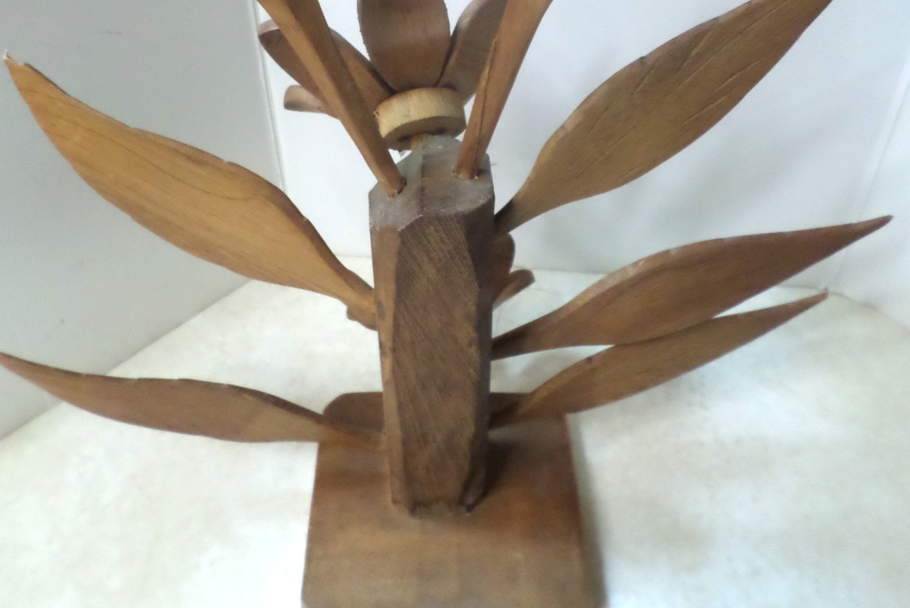 VTG Wood Island Style Flower Arrangement