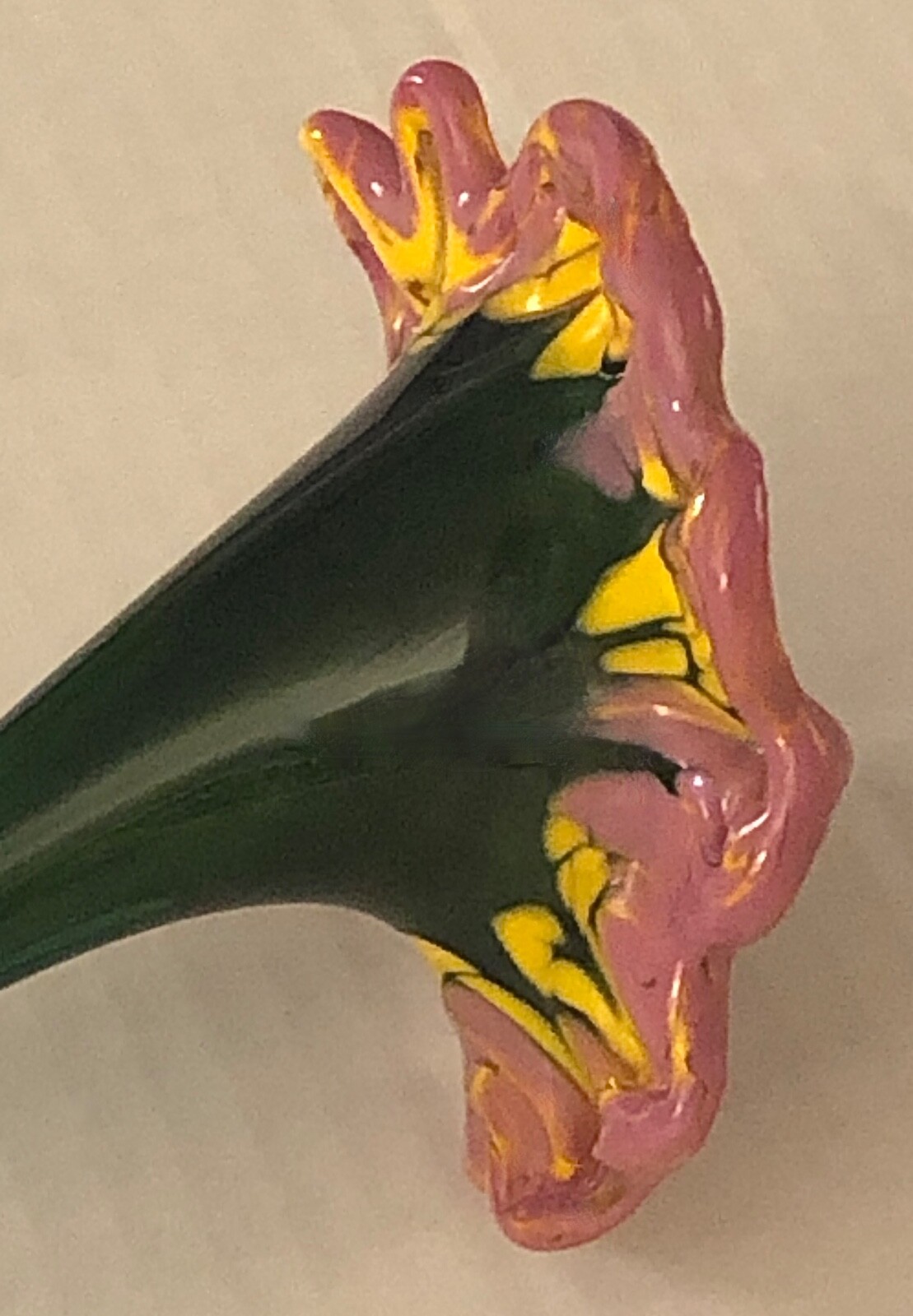 Murano Style Hand Blown 13 3/4″ Mauve/Pink Angel’s Trumpet Art Glass Flower