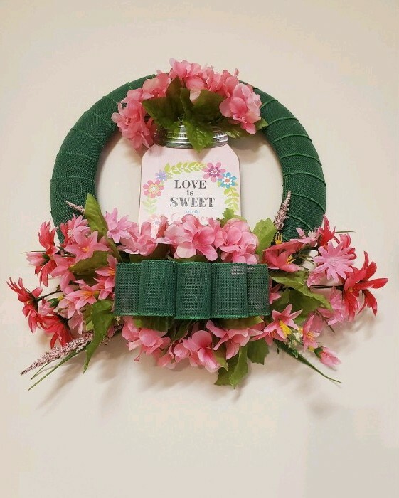 Wreath “LOVE is SWEET in a garden” Green burlap mesh Pink flowers Decor Door 15″