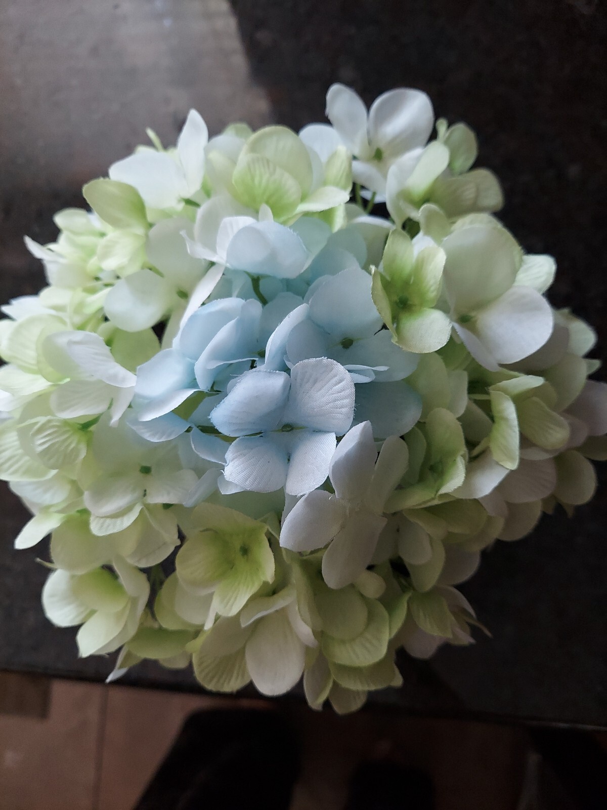 NATURES HAVEN HYDRANGEA CERAMIC POT WITH FAUX FLOWERS BLUE/WHITE/GREEN