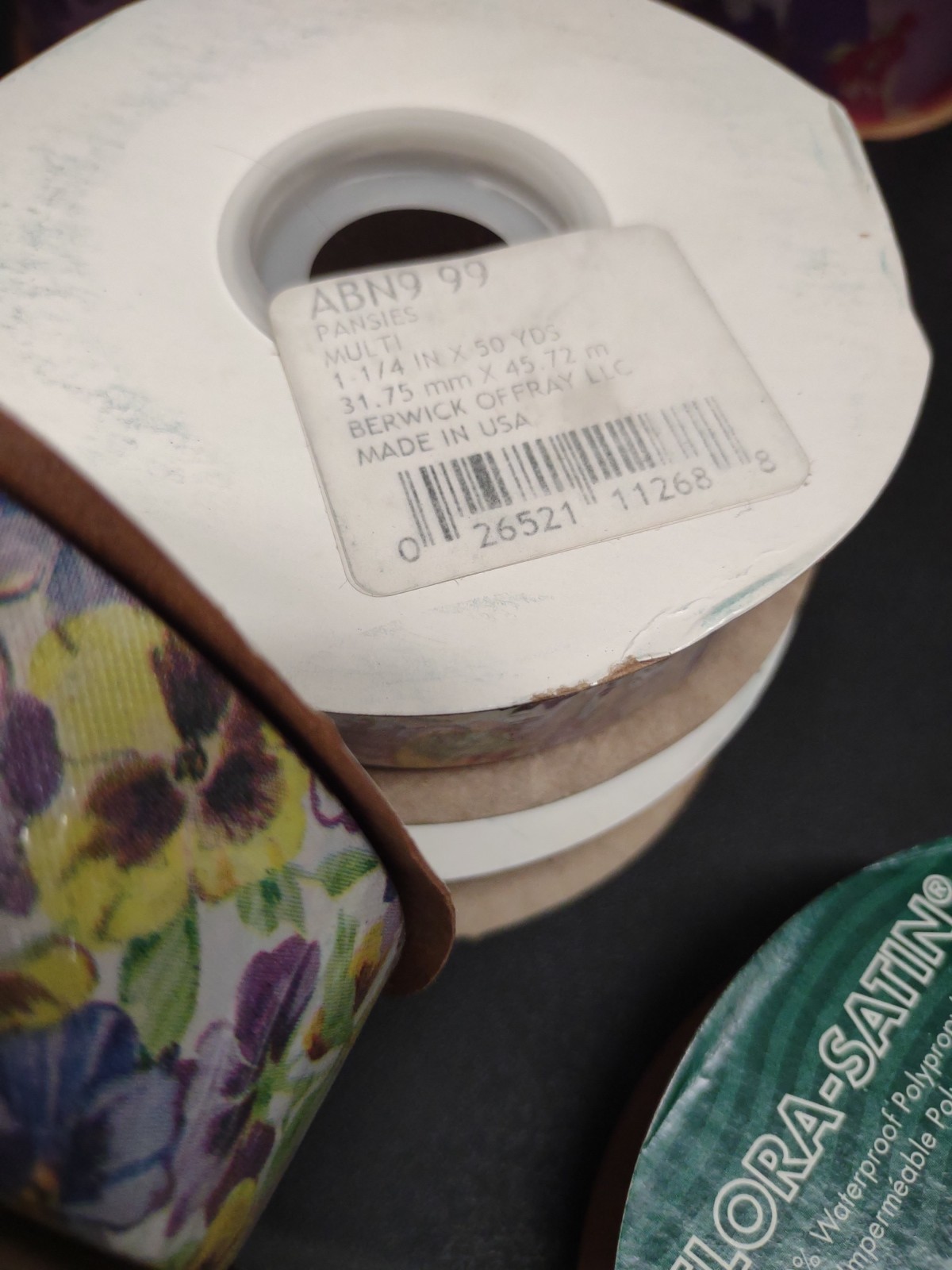 #9 Berwick Flora-Satin 50Yd Pansies, Waterproof Pansy Print Ribbon 1.25″
