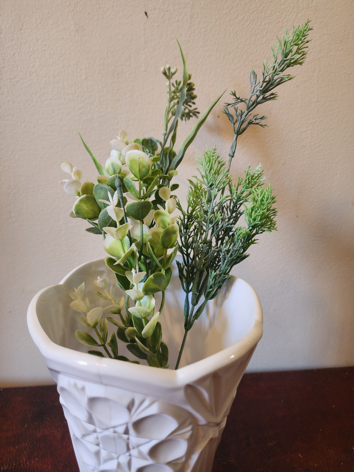 19” Eucalyptus Springerii Seeded Cluster • Faux Greenery Stem