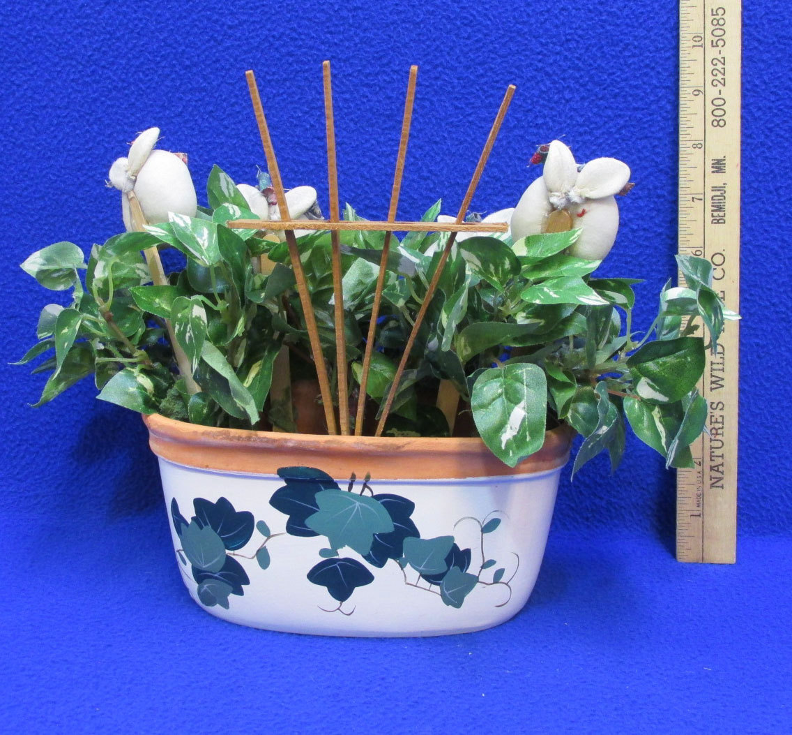 Pigtunia Pig Flower Pot English Ivy Arrangement Oval Terracotta Handpainted Pot