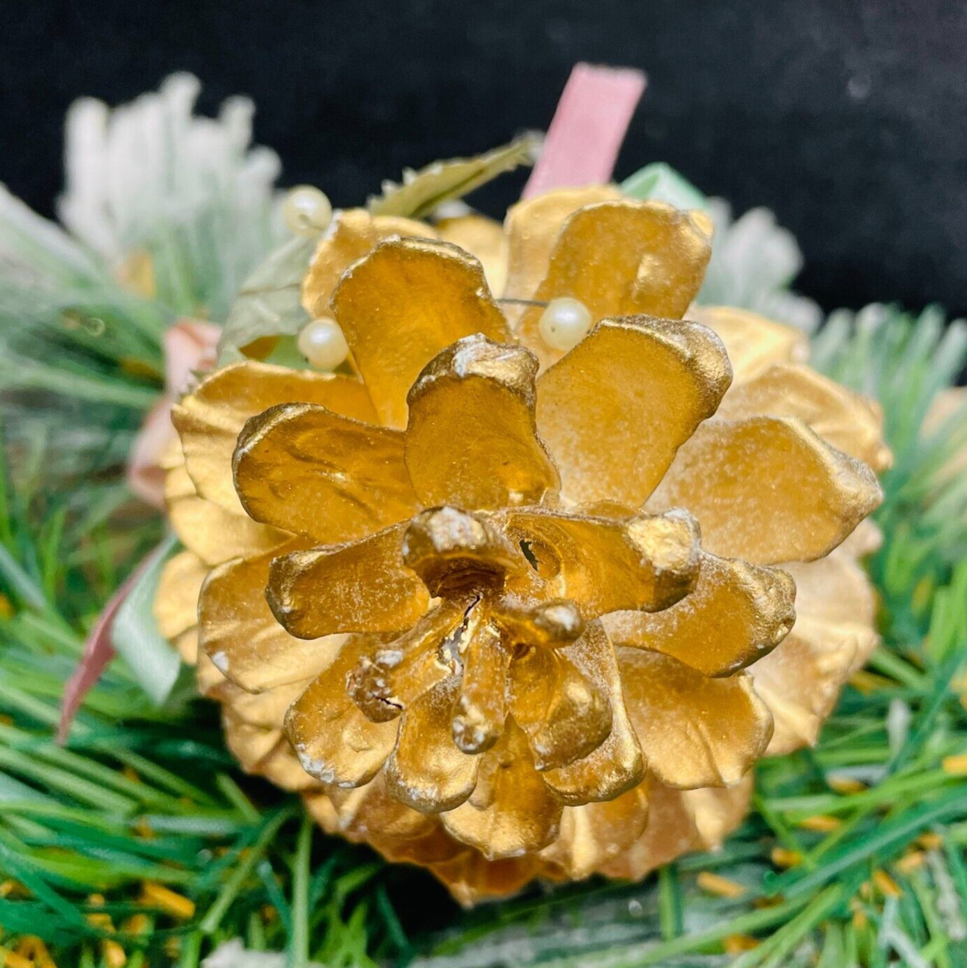 EUC S/6 Gold & White Pine Cones w/Pink Silk Roses, Pink/Green Ribbon, 7 1/2″ L