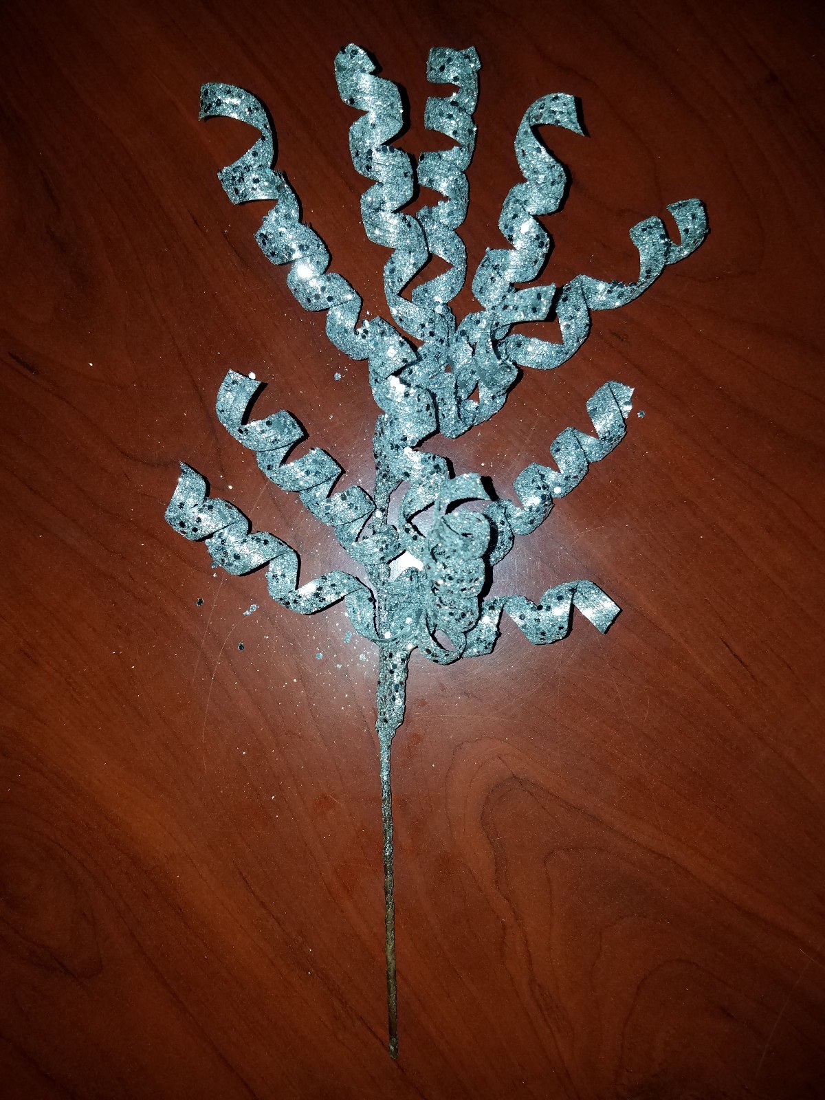 14″ Metallic Glitter Spiral Spray: Silver