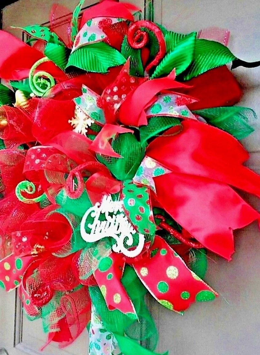 Handmade Christmas Wreath with Lights, 24″ Deco Mesh, Red/Green Door Decor