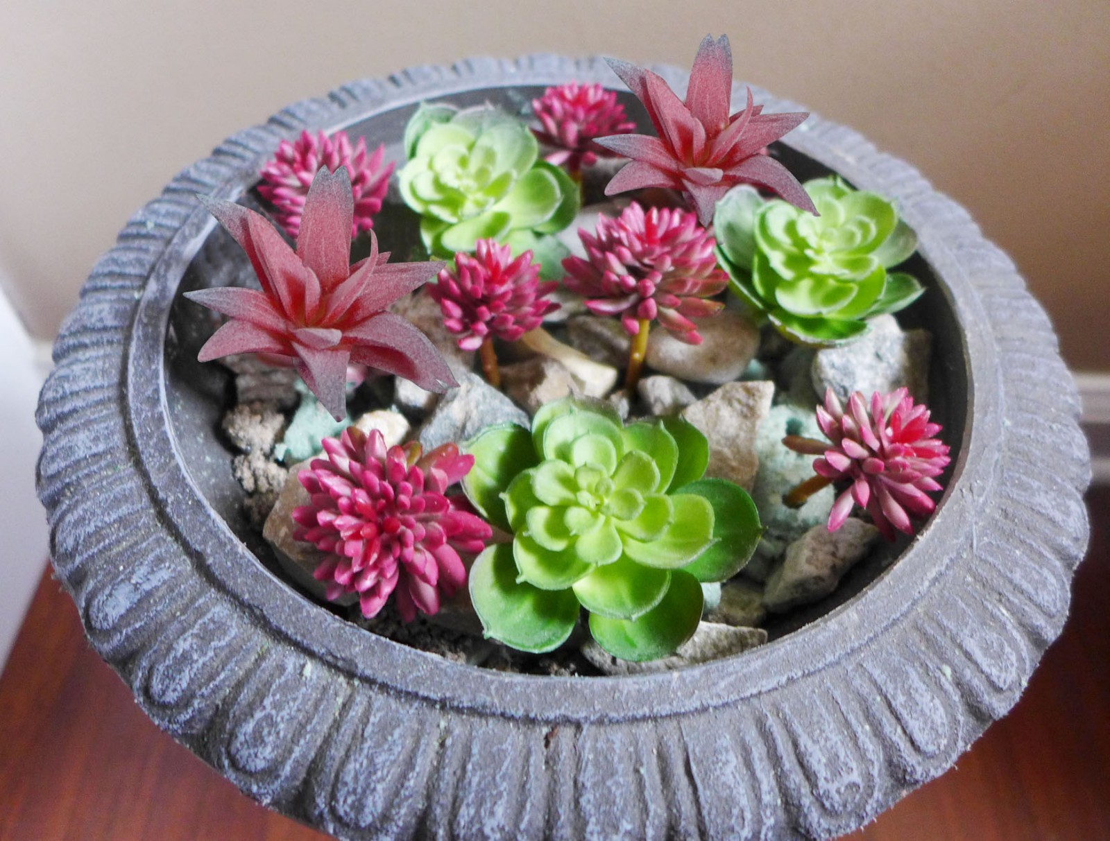 Set of 11 Mini Artificial Plants Green Lotus Red Succulents Grasses