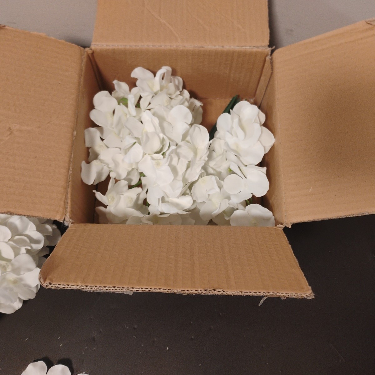 Auihiay White Artificial Flowers New