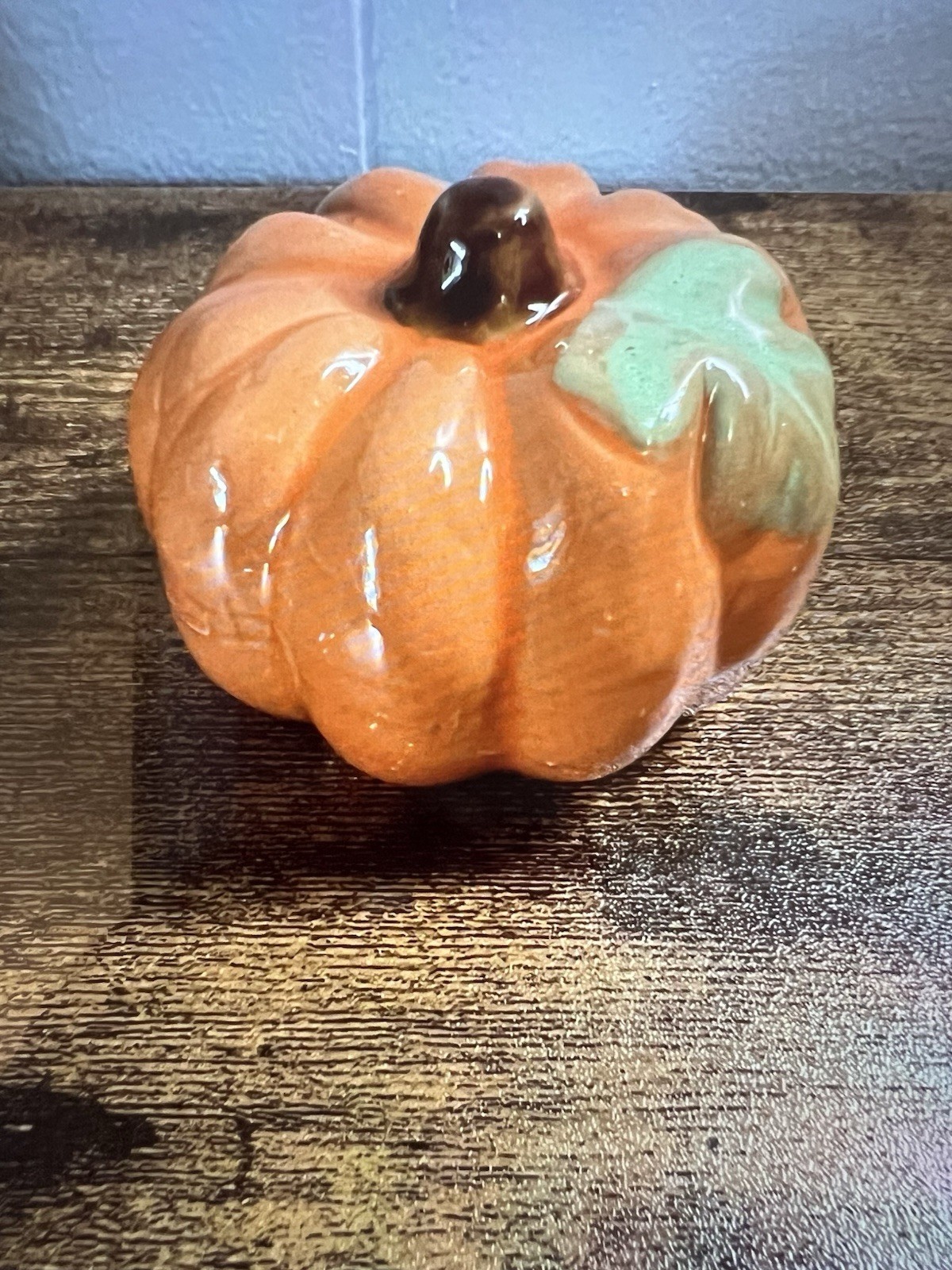 2 Round Tin, HELLO AUTUMN, Fall Flowerpot Can, Home Decor W/ 2 Ceramic Pumpkins