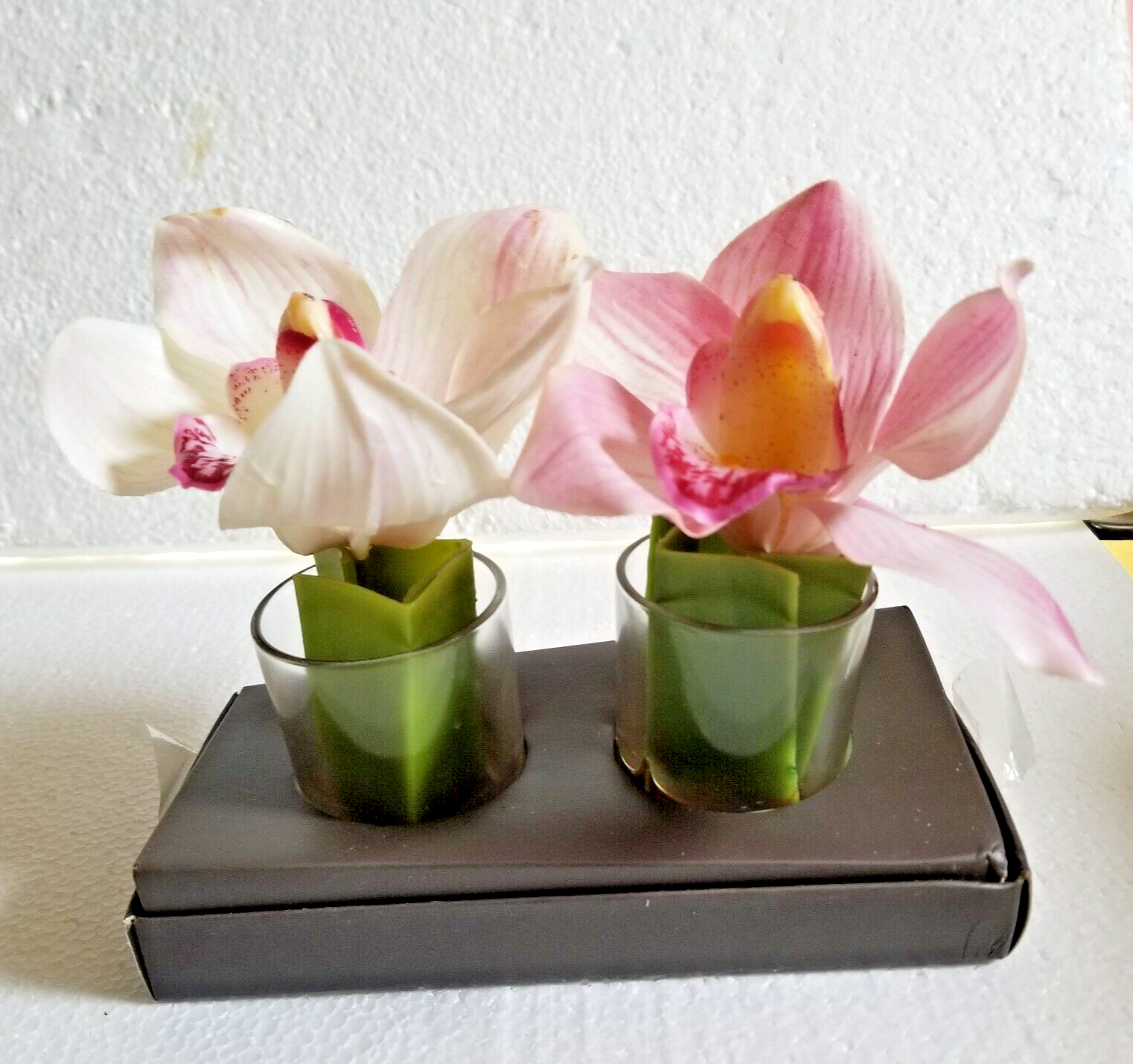 Artificial Orchids in Tea Vases Pink & White Gel Hold in Case Floral Decor