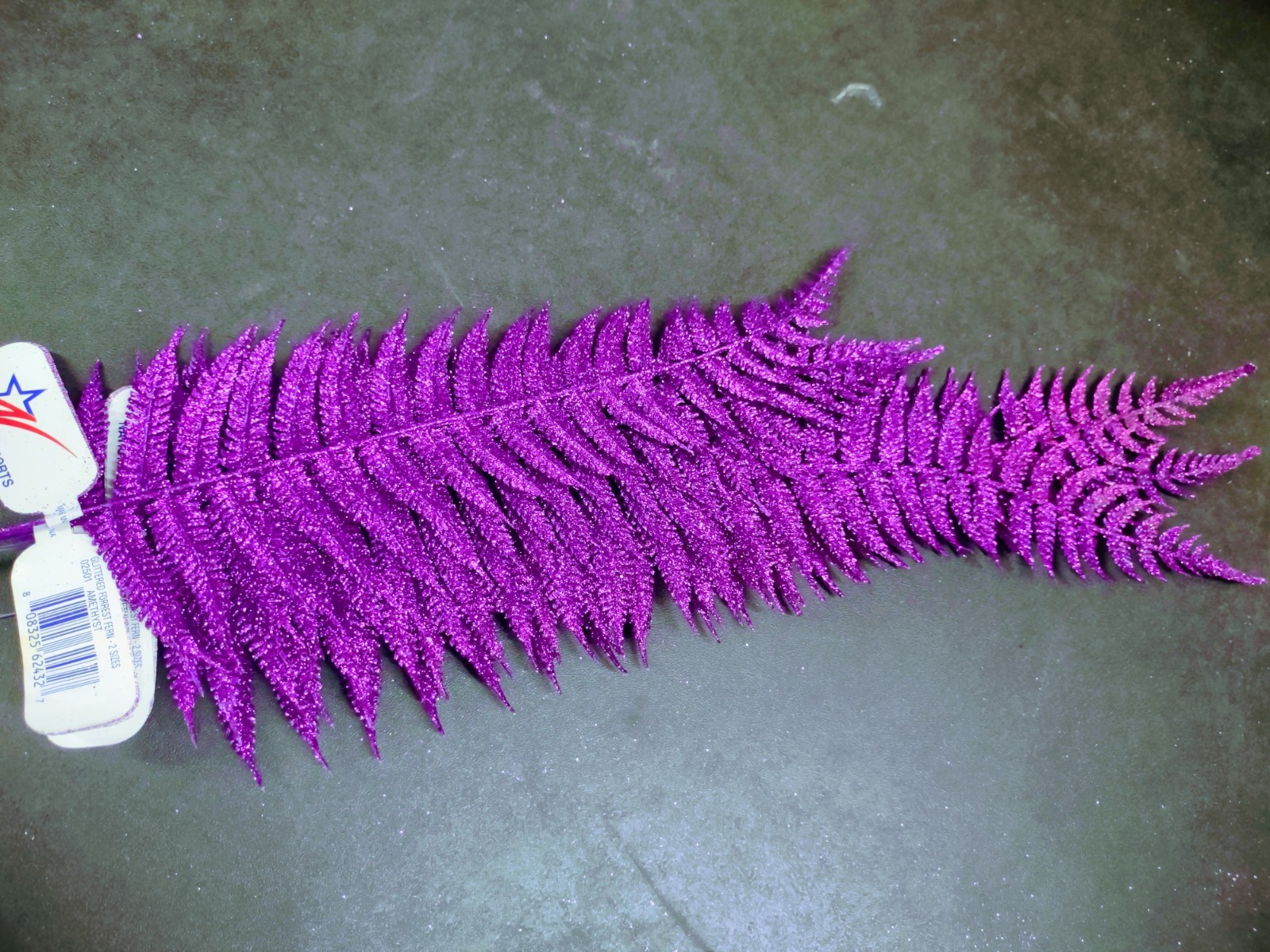 6 Pieces Amethyst Purple Glittered Retro Plastic Forrest Fern, 2 Sizes 15″ & 24″